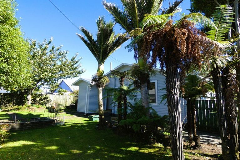 Photo of property in 40 Disraeli Street, Westport, 7825