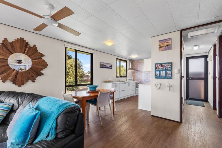 Photo of property in 5 Longstead Avenue, Papamoa Beach, Papamoa, 3118