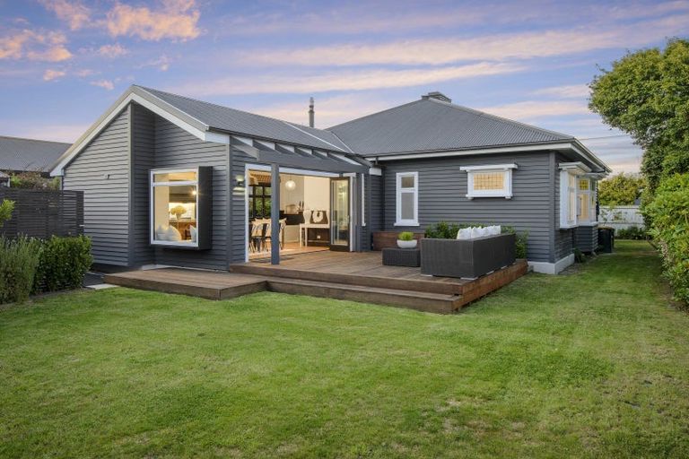 Photo of property in 144 Weston Road, St Albans, Christchurch, 8052