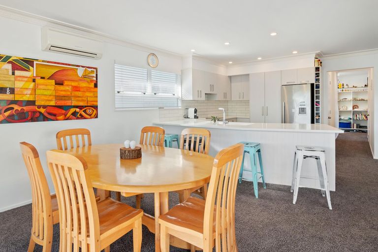 Photo of property in 35 Ocean View Road, Waihi Beach, 3611