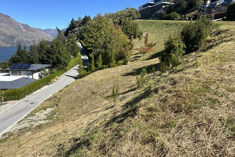 Photo of property in 2 Hanley Lane, Fernhill, Queenstown, 9300