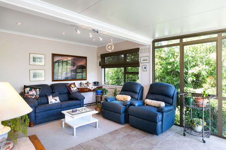 Photo of property in 30 Porterfield Street, Macandrew Bay, Dunedin, 9014