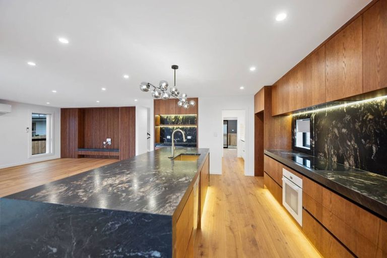 Photo of property in 5f Glendhu Road, Bayview, Auckland, 0629