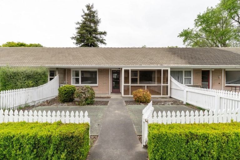 Photo of property in 3/9a Curletts Road, Sockburn, Christchurch, 8042