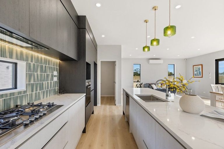 Photo of property in 5 Karepe Lane, Kumeu, 0810
