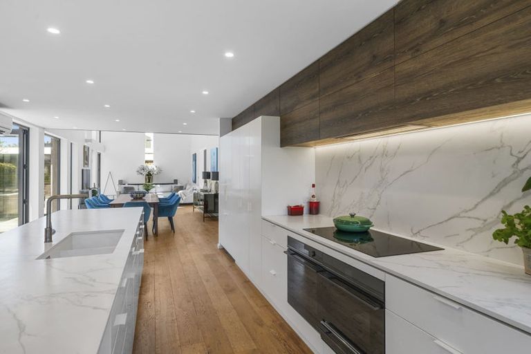 Photo of property in 100 Glandovey Road, Fendalton, Christchurch, 8052