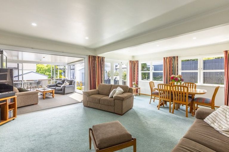 Photo of property in 16 Gladstone Road, Bluff Hill, Napier, 4110