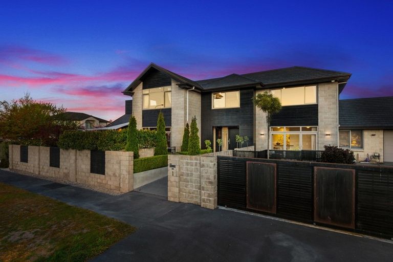 Photo of property in 1 Bancroft Place, Parklands, Christchurch, 8083