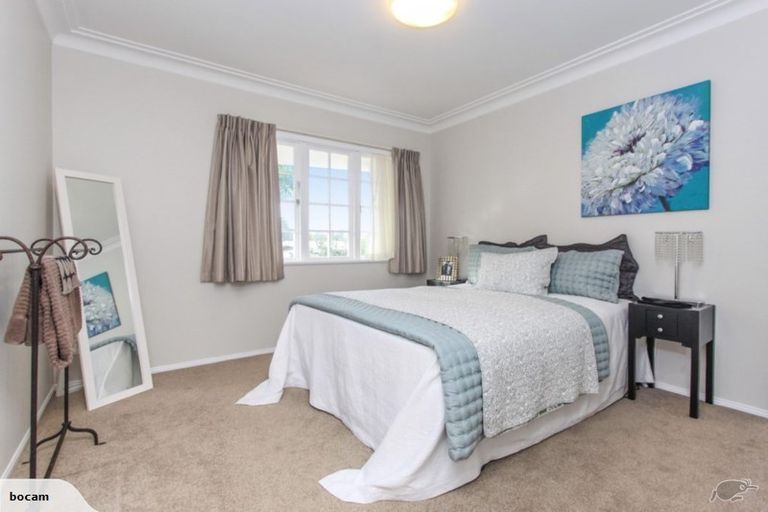 Photo of property in 2/27 Nui Mana Place, Te Atatu South, Auckland, 0610