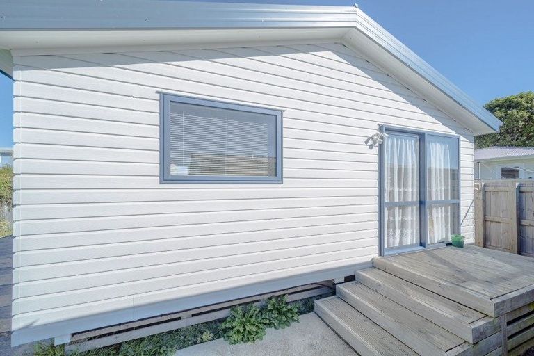 Photo of property in 18 Davidson Avenue, Pirimai, Napier, 4112