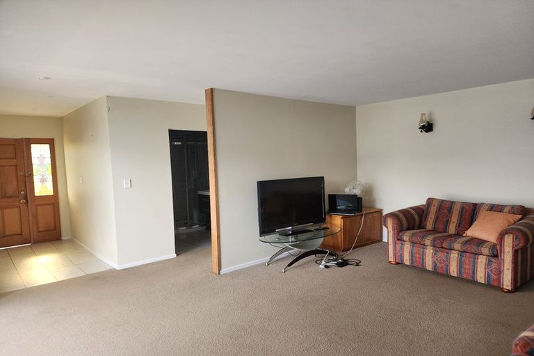 Photo of property in 1274 Whangaparaoa Road, Army Bay, Whangaparaoa, 0930