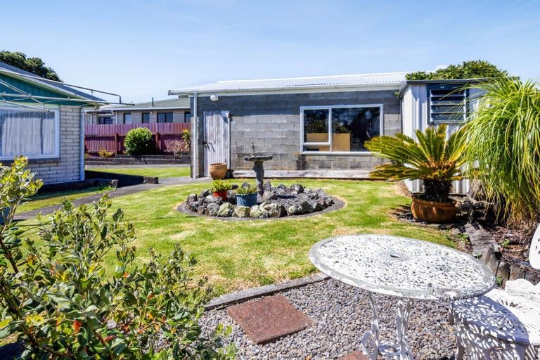 Photo of property in 40 High Street East, Waitara, 4320