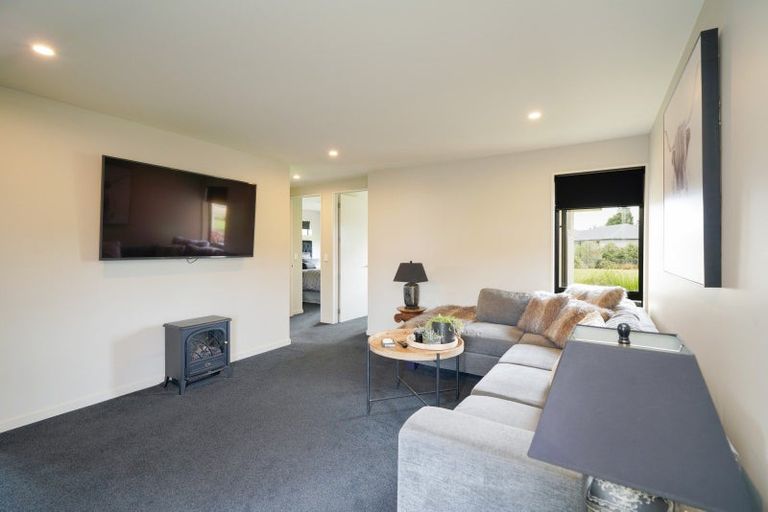 Photo of property in 14 Kakariki Way, Otatara, Invercargill, 9879