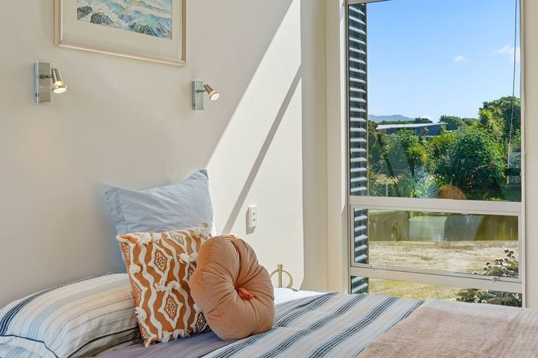 Photo of property in 40 Raukawa Road, Peka Peka, Waikanae, 5391