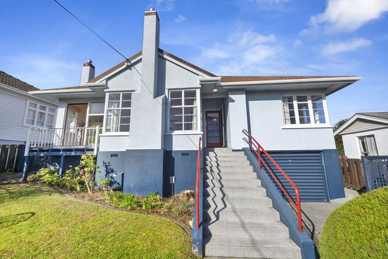 Photo of property in 197 Tukapa Street, Westown, New Plymouth, 4310