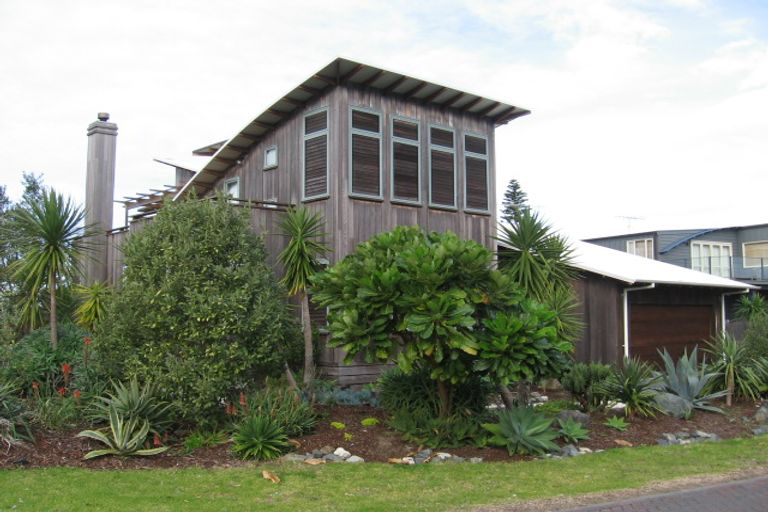 Photo of property in 2 Parry Court, Omaha, 0986