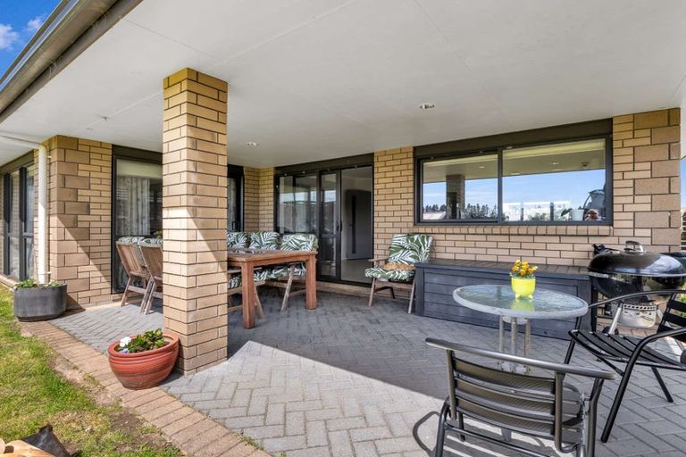 Photo of property in 15 Carroll Place, Owhata, Rotorua, 3010