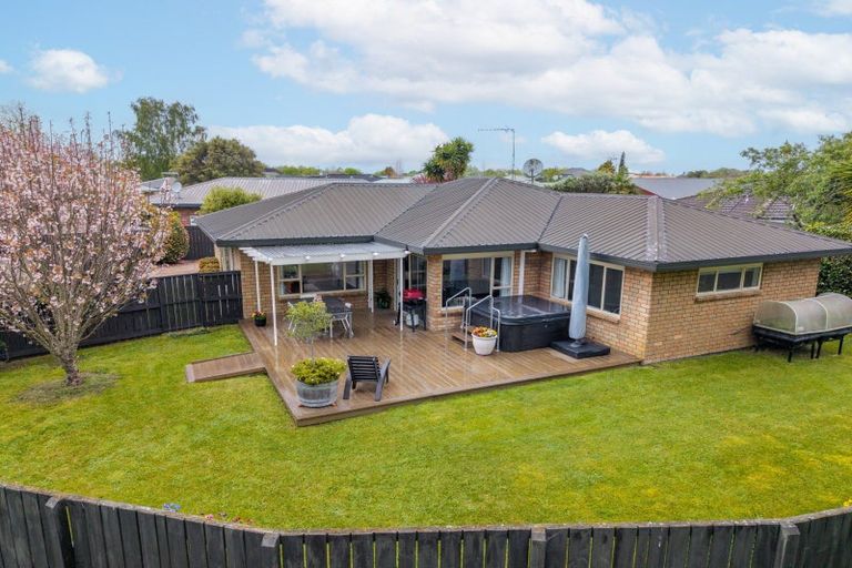 Photo of property in 43 Bouverie Crescent, Flagstaff, Hamilton, 3210