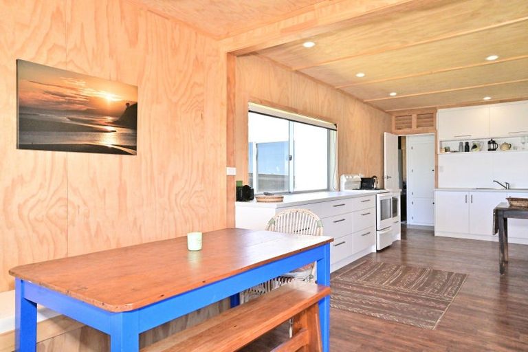 Photo of property in 176 Mahia East Coast Road, Mahia, 4198