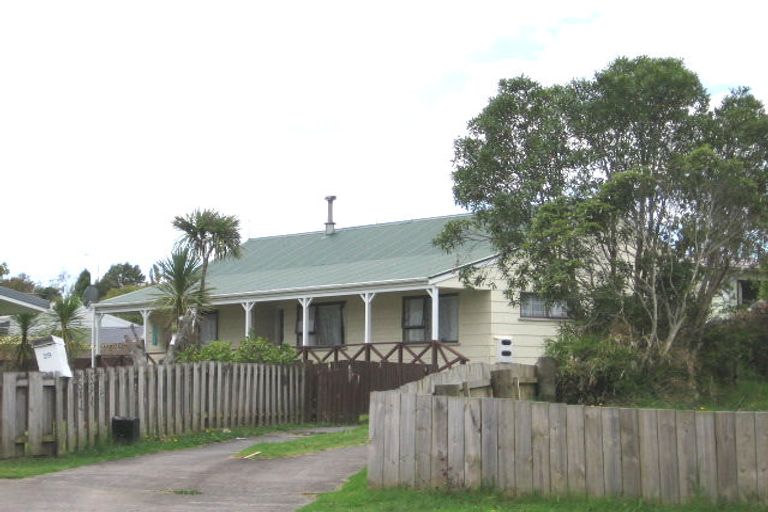 Photo of property in 29 Brougham Place, West Harbour, Auckland, 0618