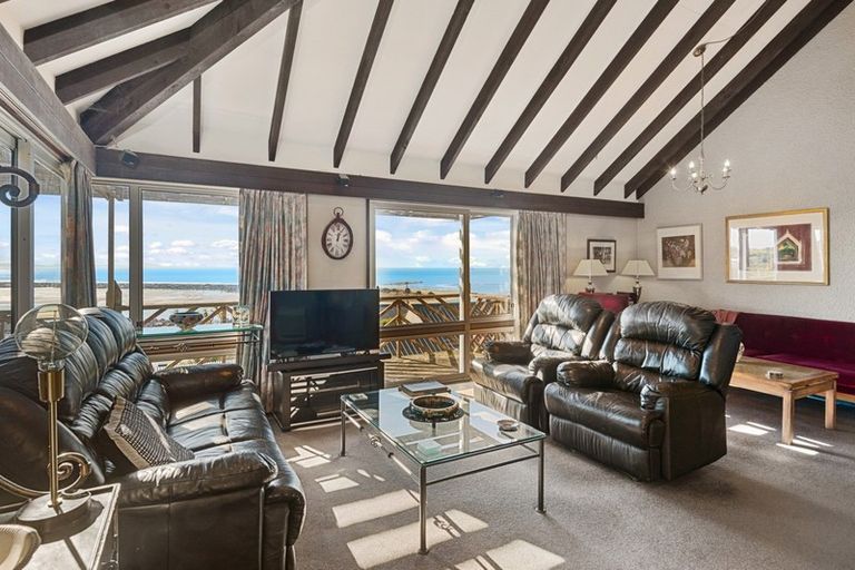 Photo of property in 2/112a Moncks Spur Road, Redcliffs, Christchurch, 8081