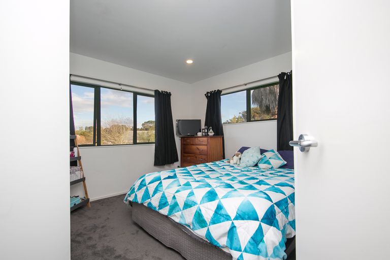 Photo of property in 16 Denehurst Drive, Waimauku, 0812