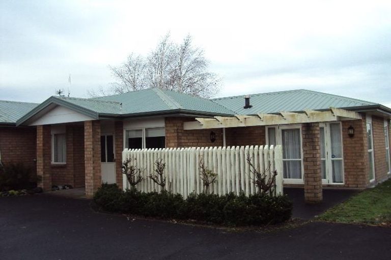 Photo of property in 64 Catalina Drive, Melville, Hamilton, 3206