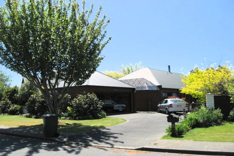 Photo of property in 16 Mansfield Drive, Kaiapoi, 7630