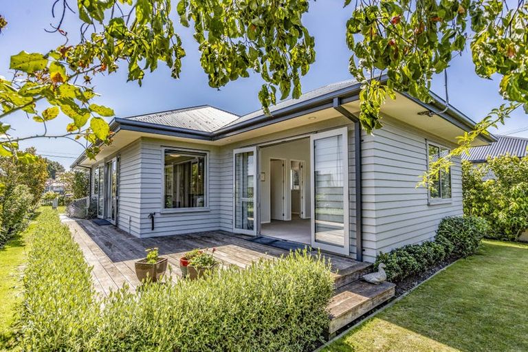 Photo of property in 8 Winton Street, St Albans, Christchurch, 8014