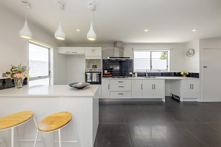 Photo of property in 3 Sandrine Avenue, Clover Park, Auckland, 2019