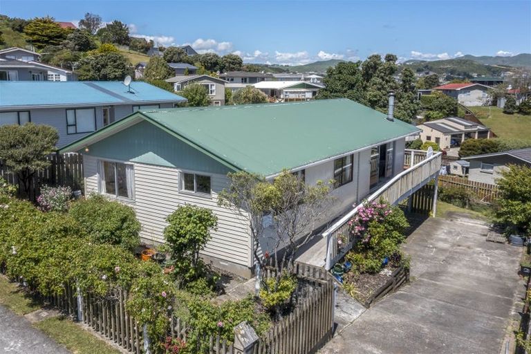 Photo of property in 6 Inlet View, Titahi Bay, Porirua, 5022