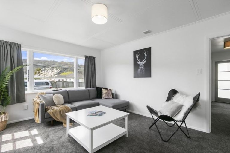 Photo of property in 195 Wellington Road, Wainuiomata, Lower Hutt, 5014