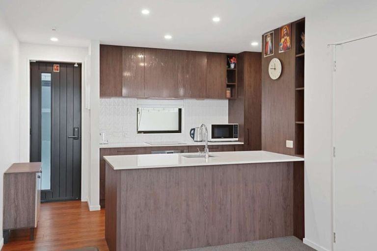 Photo of property in 4/327 Lincoln Road, Addington, Christchurch, 8024