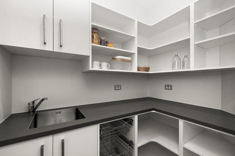 Photo of property in 7 Rotoiti Way, Poraiti, Napier, 4112