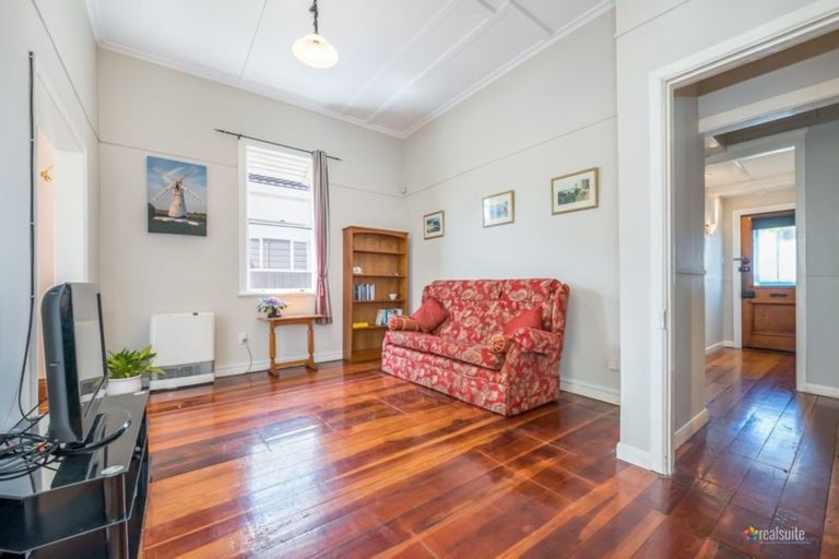 Photo of property in 25 Plunket Avenue, Petone, Lower Hutt, 5012