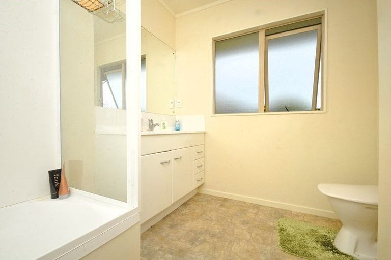 Photo of property in 99 Pooks Road, Ranui, Auckland, 0612