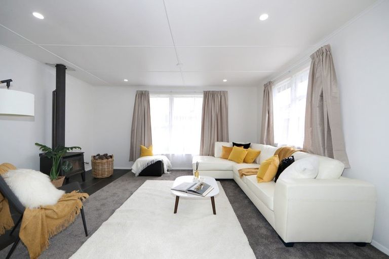 Photo of property in 30 Lipscombe Crescent, Havelock North, 4130