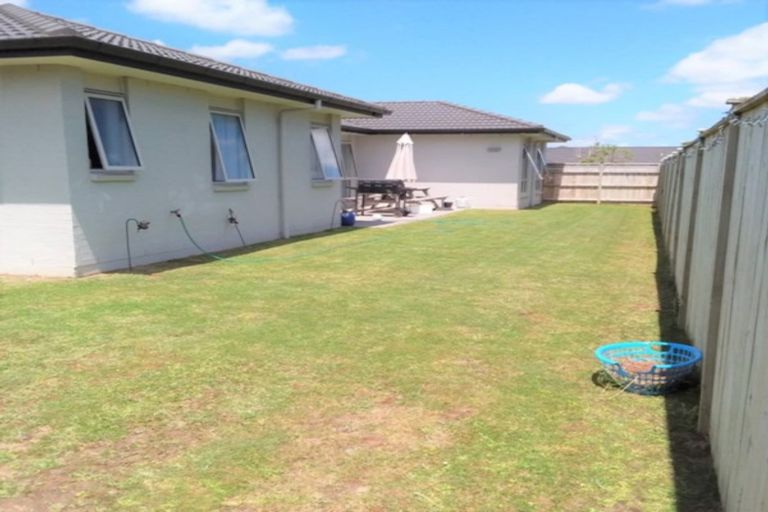 Photo of property in 5 Strathaven Road, Wattle Downs, Auckland, 2103