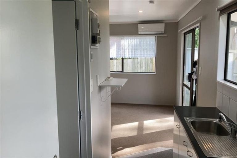 Photo of property in 17 Oakmont Place, Wattle Downs, Auckland, 2103