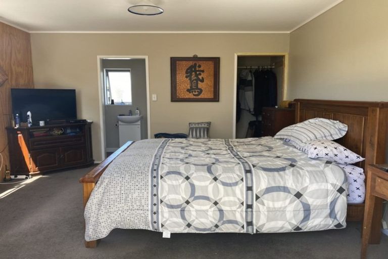 Photo of property in 10 Tauranga Place, Waitara, 4320