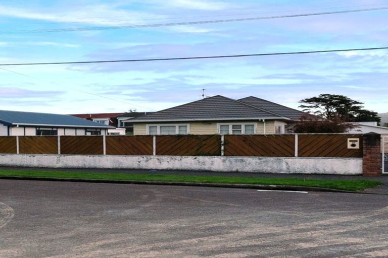 Photo of property in 10 Melrose Street, Wallaceville, Upper Hutt, 5018