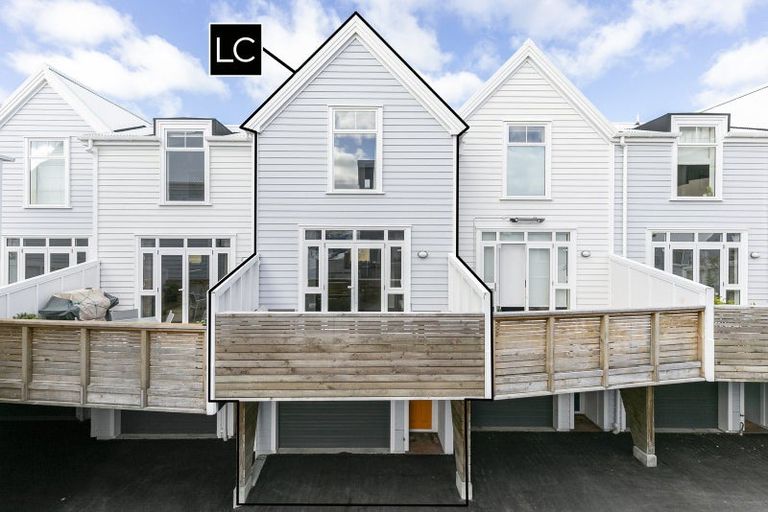 Photo of property in Pirie Street Townhouses, 32/35 Pirie Street, Mount Victoria, Wellington, 6011
