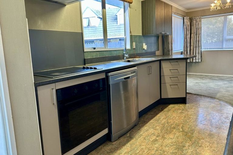 Photo of property in 58 Rhodes Drive, Kelvin Grove, Palmerston North, 4414