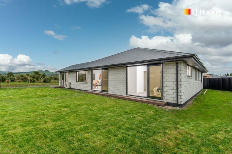 Photo of property in 44 Constitution Avenue, Milton, 9220