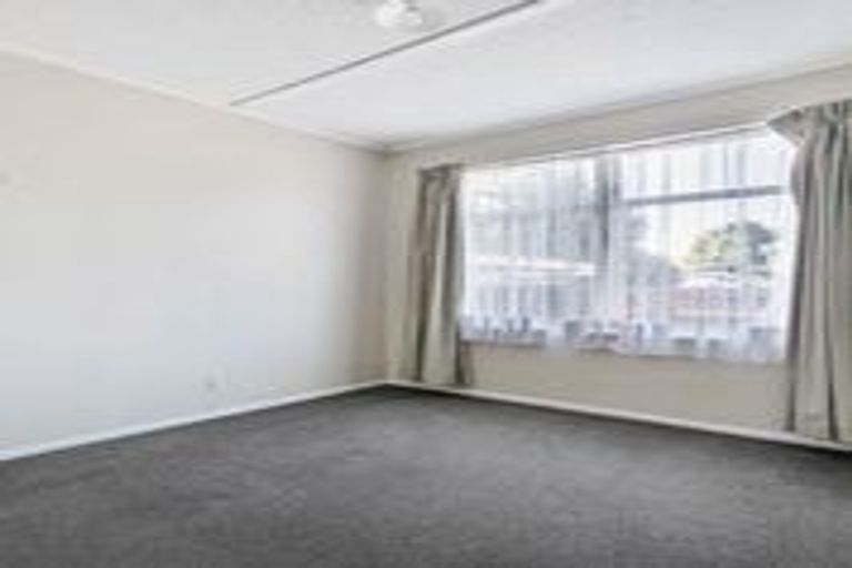 Photo of property in 2/366 Great South Road, Opaheke, Papakura, 2113