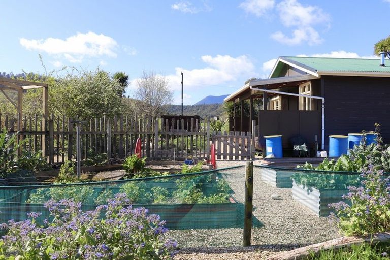 Photo of property in 131 Oparara Road, Karamea, 7893