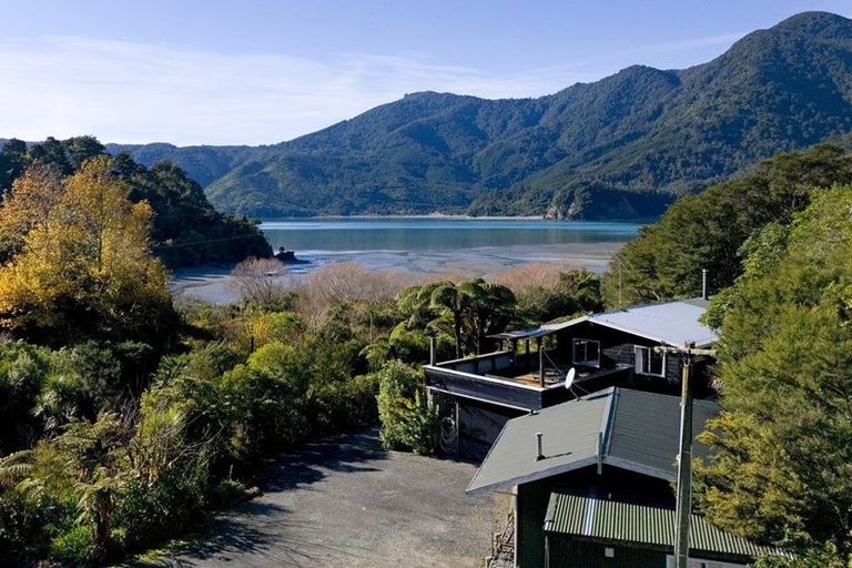 Photo of property in 38 Hope Drive, Okiwi Bay, 7193