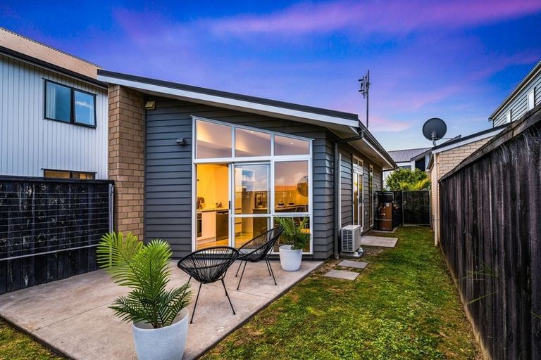 Photo of property in 7 Teal Way, Hobsonville, Auckland, 0616