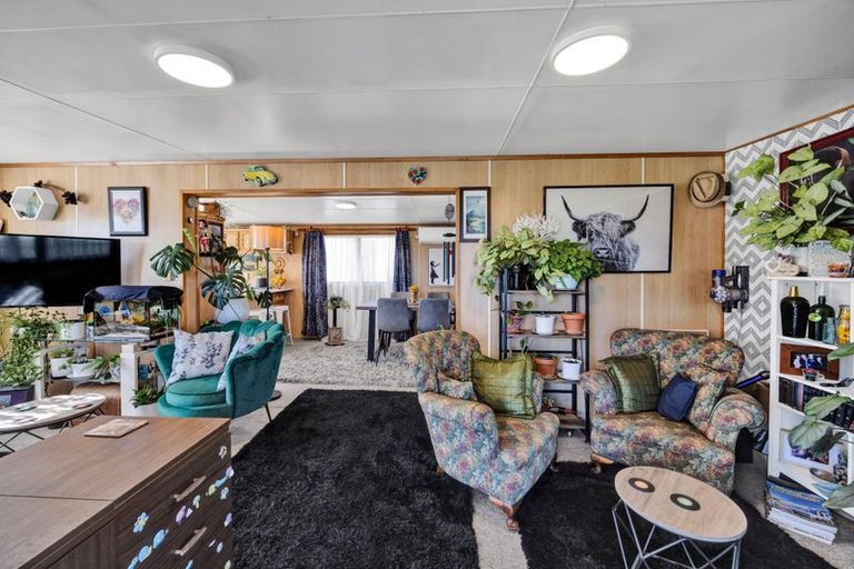 Photo of property in 13 Hickey Place, Opunake, 4616