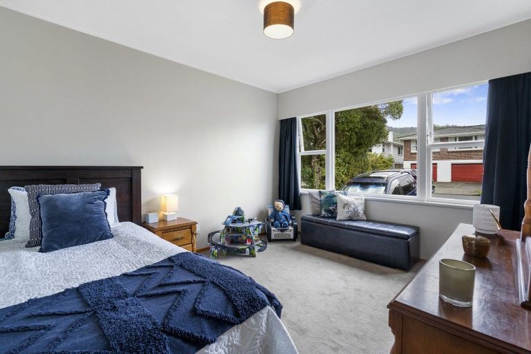 Photo of property in 40 Saint Johns Terrace, Tawa, Wellington, 5028